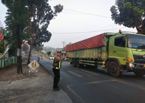Pastikan Kamseltibcar Lantas aman dan lancar,Satlantas Polres Lampung Utara Gelar Gatur