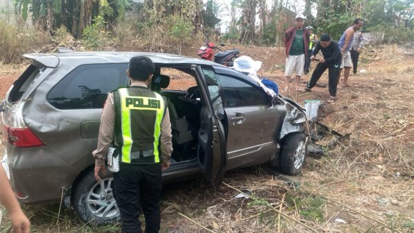 Toyota Avanza Masuk Rawa di Kotabumi, Polisi Temukan Tas Berisi Timbangan Digital dan Barang Diduga Narkotika